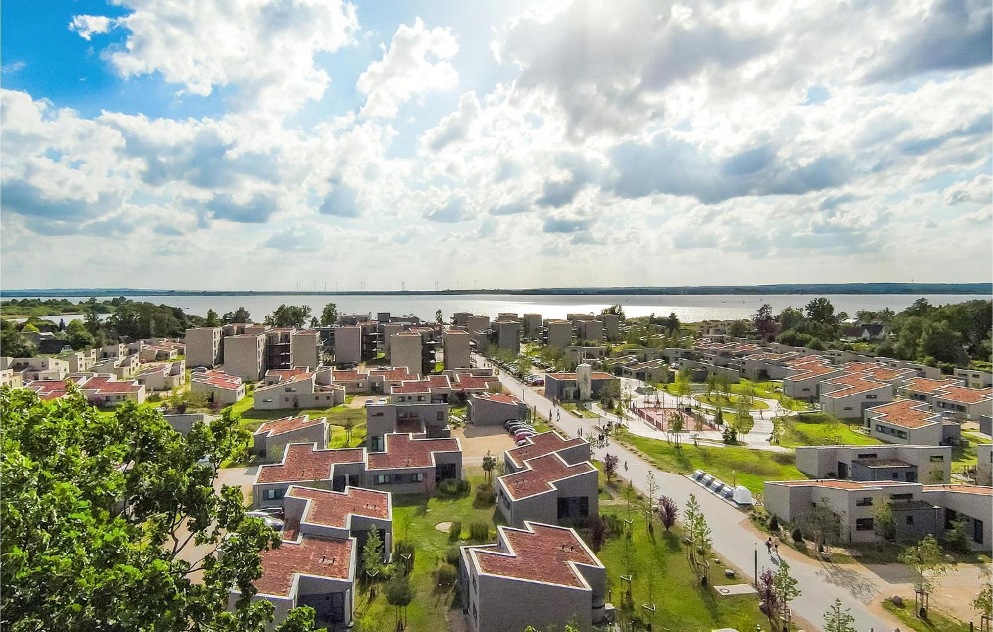 Beach Front Home In Lembruch-Duemmer See With Wifi Exterior photo